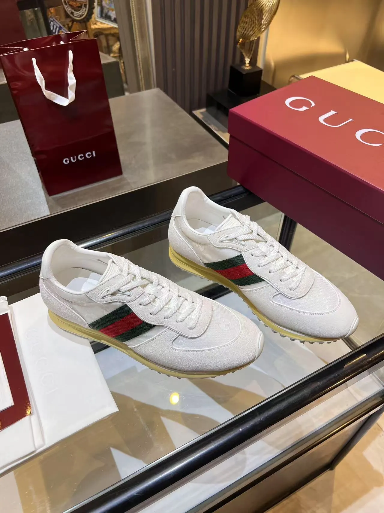 [G Home] P: 660💰 Men's Size: 40-44 (45 customized) Gucci Gucci Top version Latest catwalk style Re-Motion series Thick-soled casual sneakers Original purchase development and production This sneaker has a detachable and adjustable ankle strap, adding a dynamic item to the 2025 spring and summer series. The light and flexible outsole has been specially treated and is filled with a strong retro style. Exquisitely packaged at the delivery counter🛍📦 ▪️Fabric: Original customized imported first-layer cowhide ▪️Inner lining: Original customized breathable mesh ▪️Sole: Original molded TPU material ▪️Sole thickness: 3.5CM